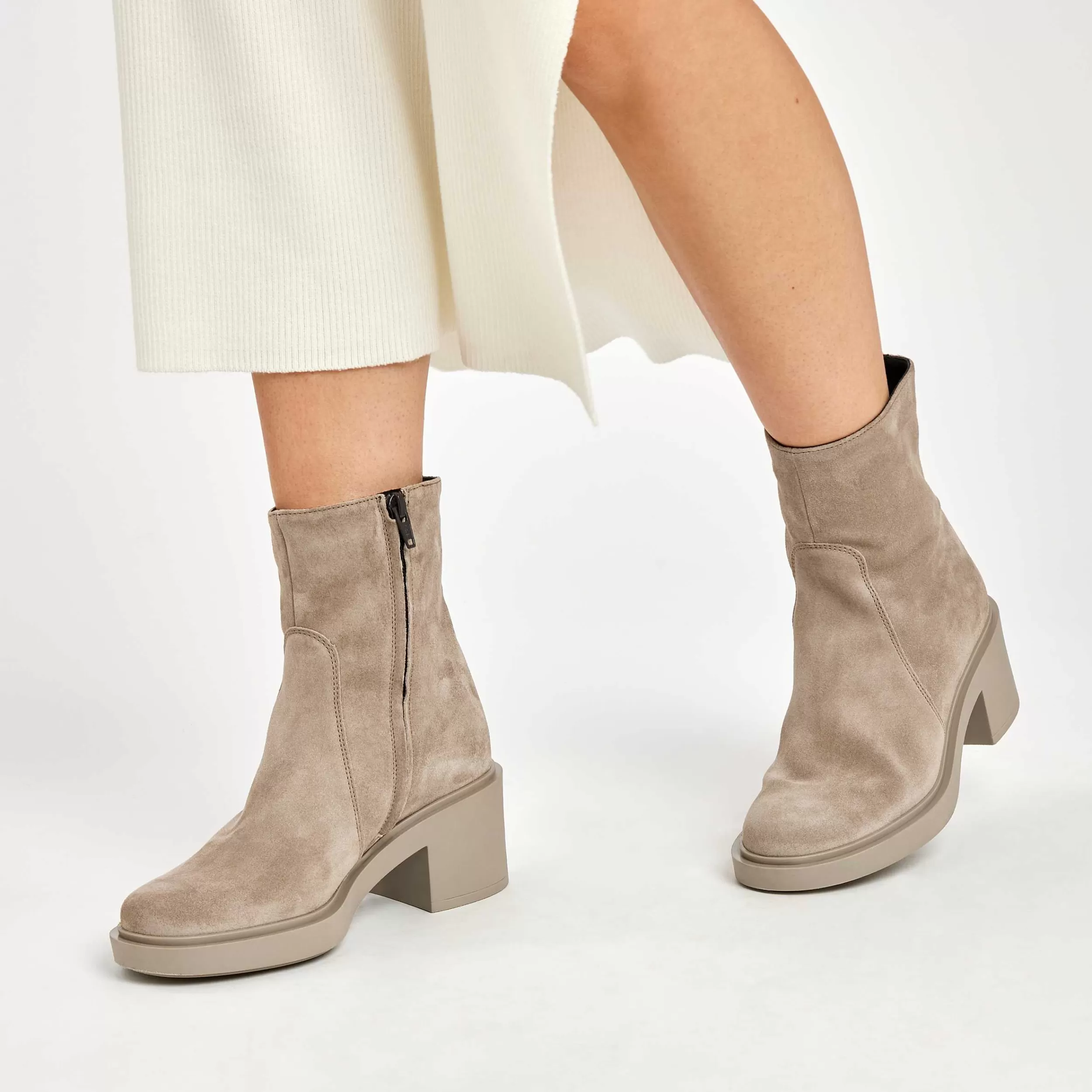 Frau Stiefelette Aus Veloursleder In Color-Blocking-Optik-Damen Stiefel & Stiefeletten